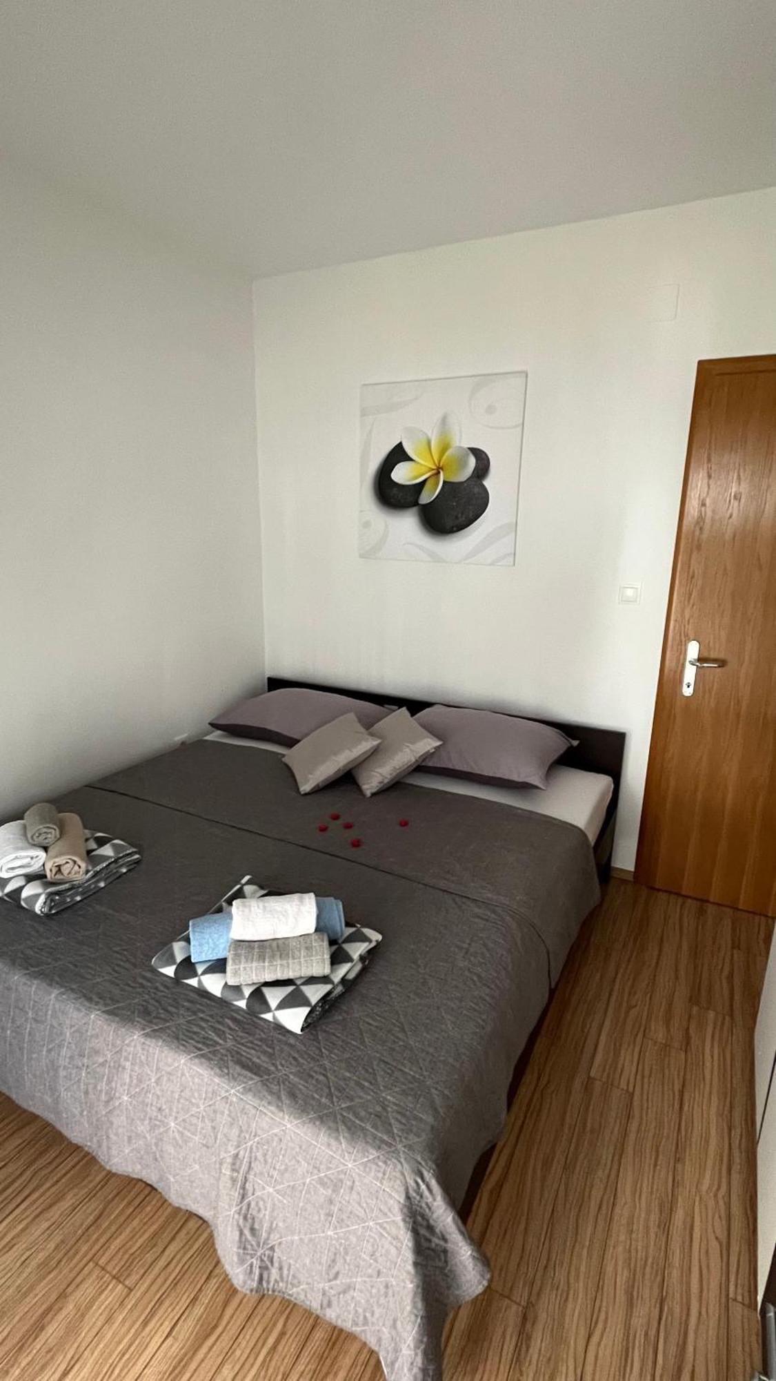 Casa Del Mare Lejlighed Komarna Eksteriør billede